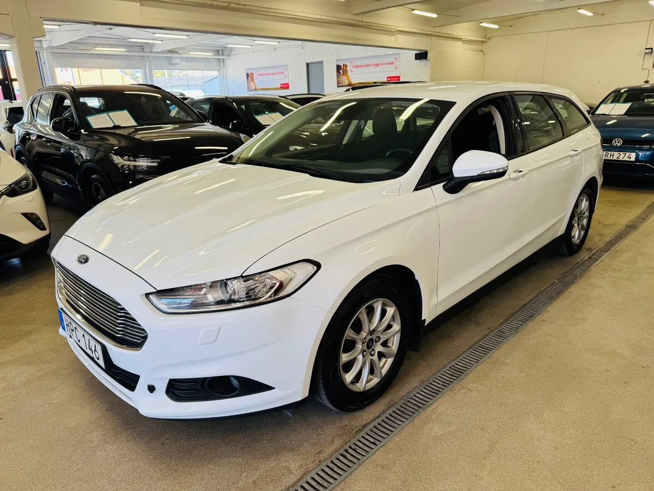 Vehicle image 11