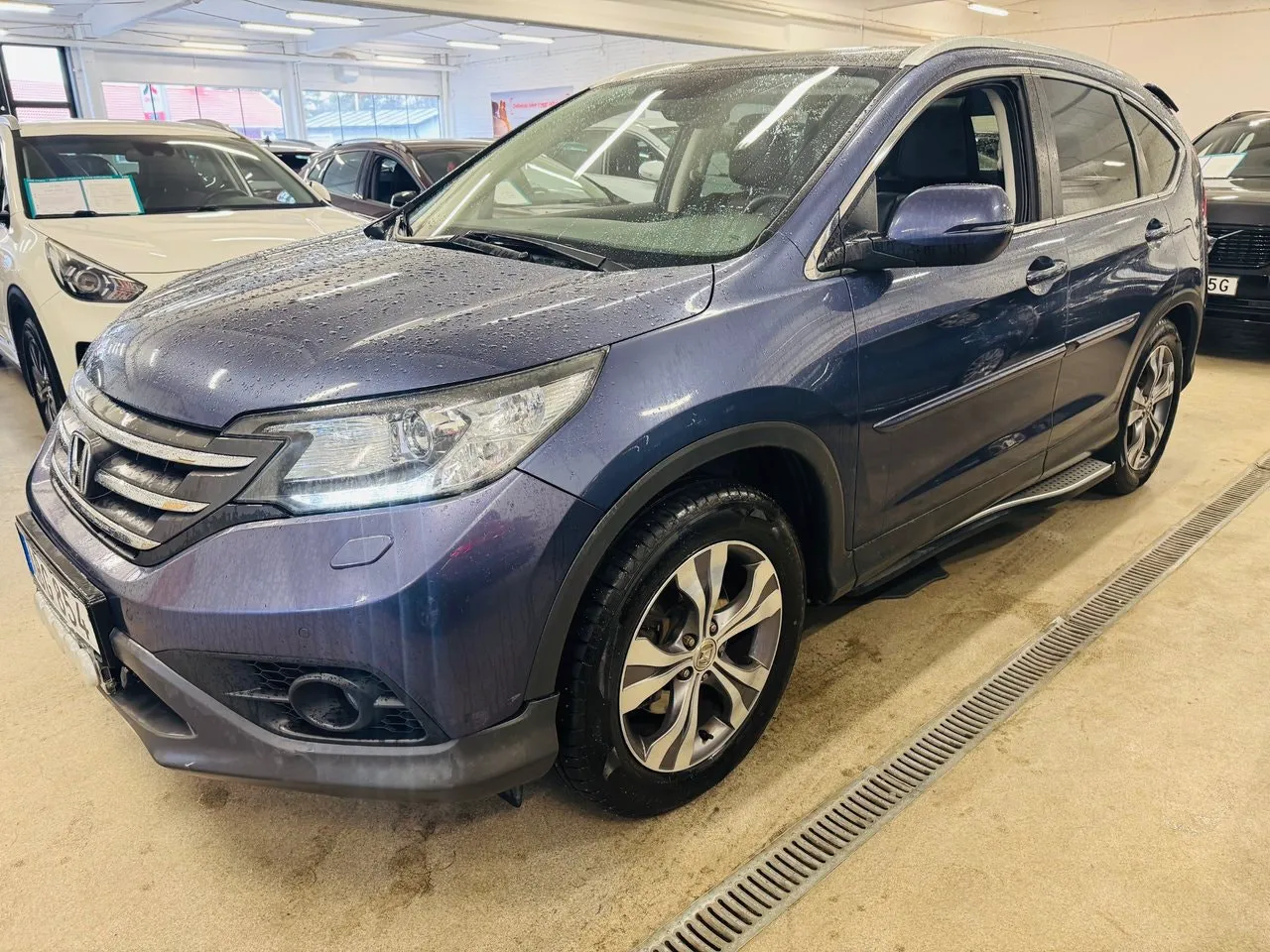 Vehicle image 12