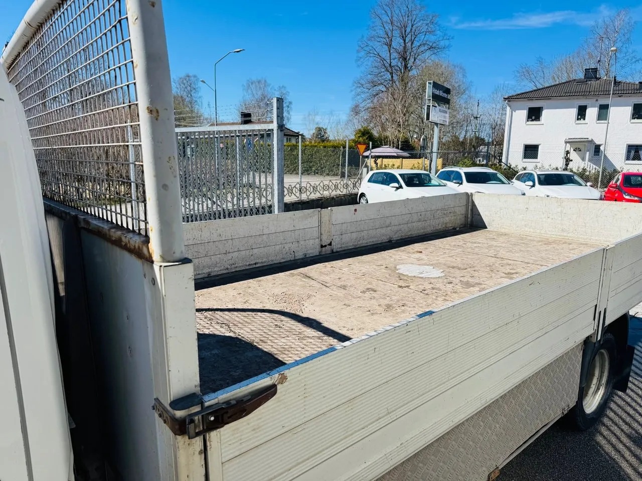 Vehicle image 7