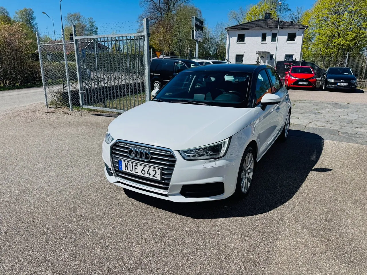 Vehicle image 1