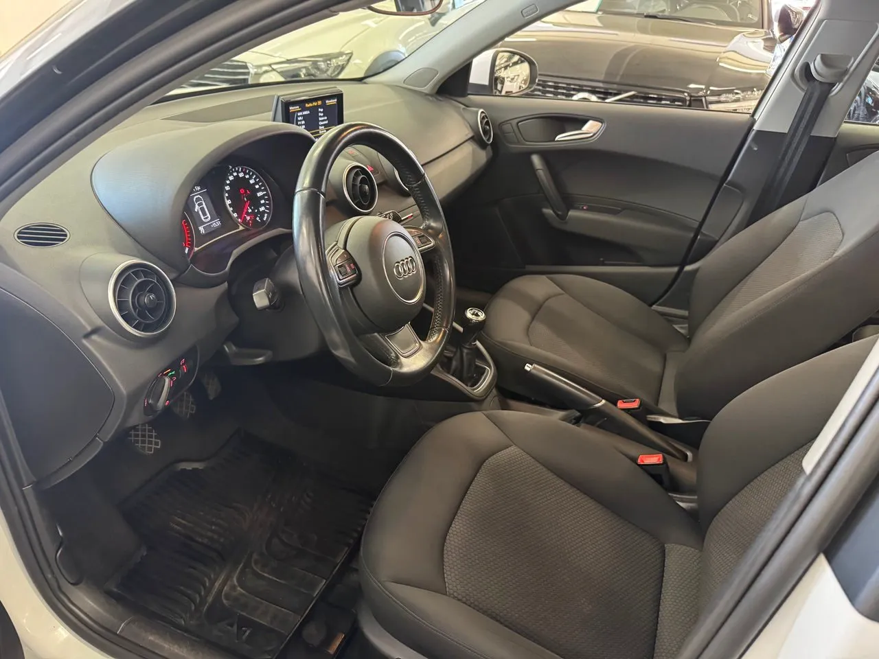 Vehicle image 19