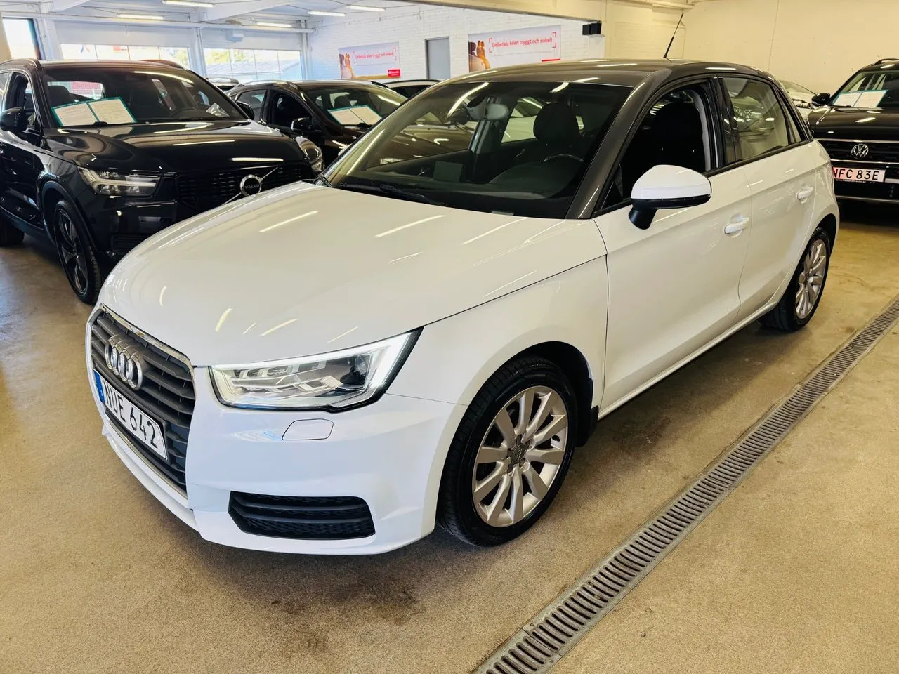 Vehicle image 13