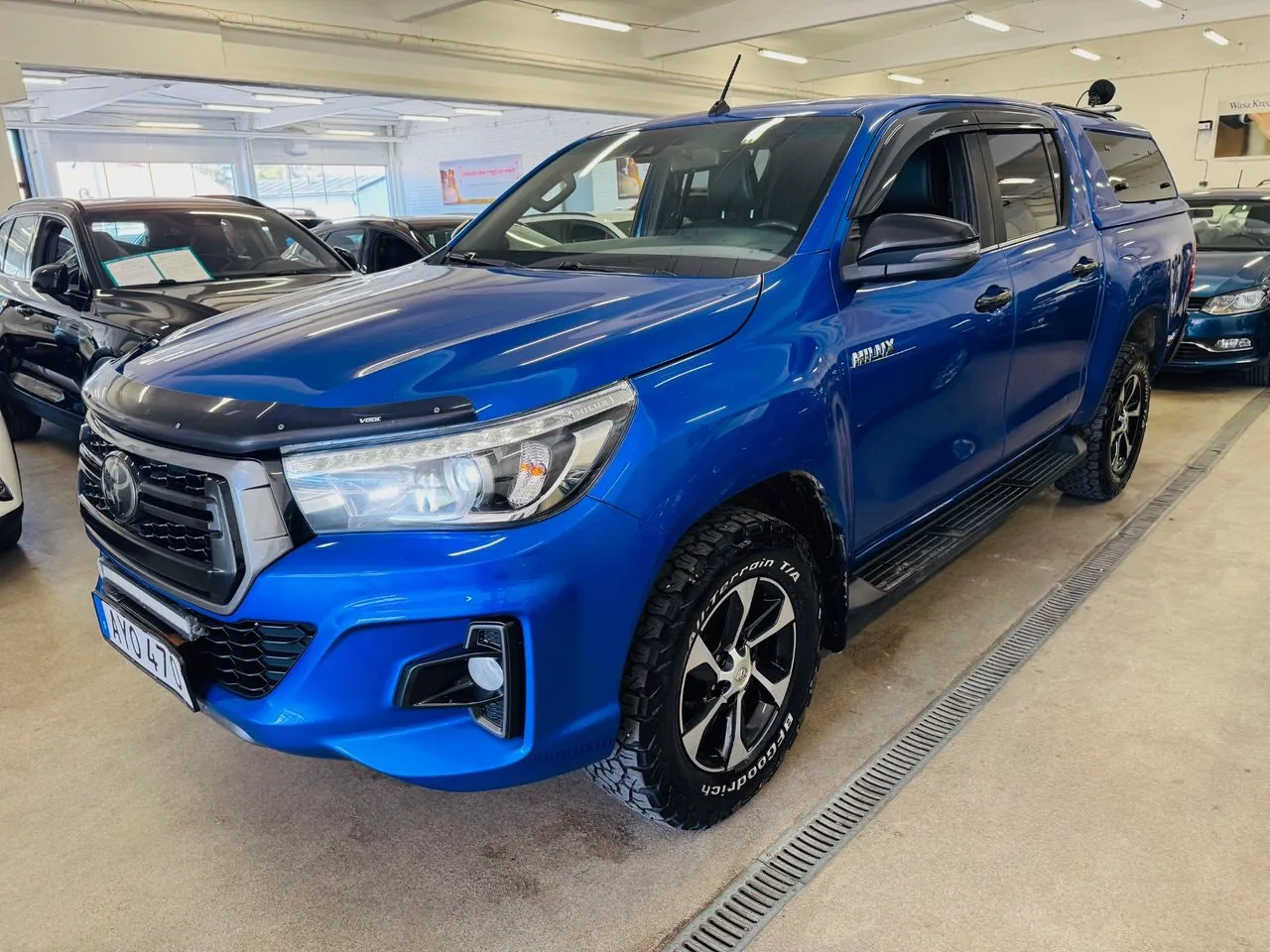Vehicle image 13
