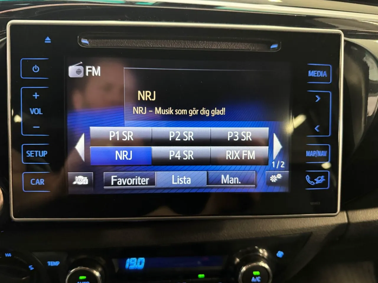 Vehicle image 25