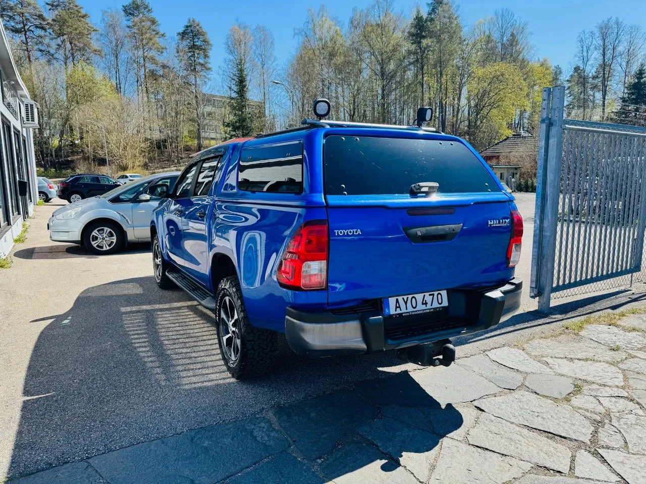 Vehicle image 4