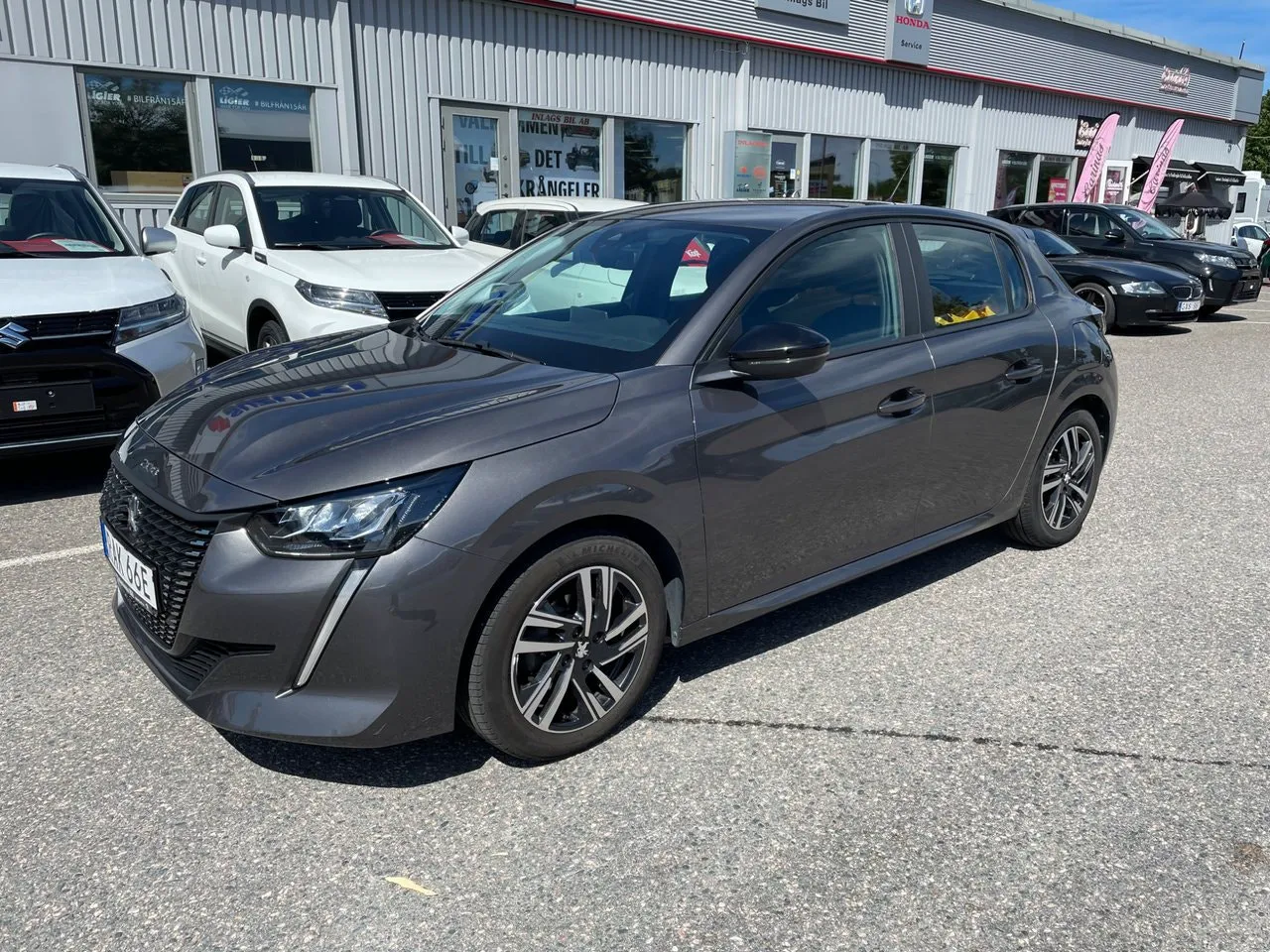 Vehicle image 1