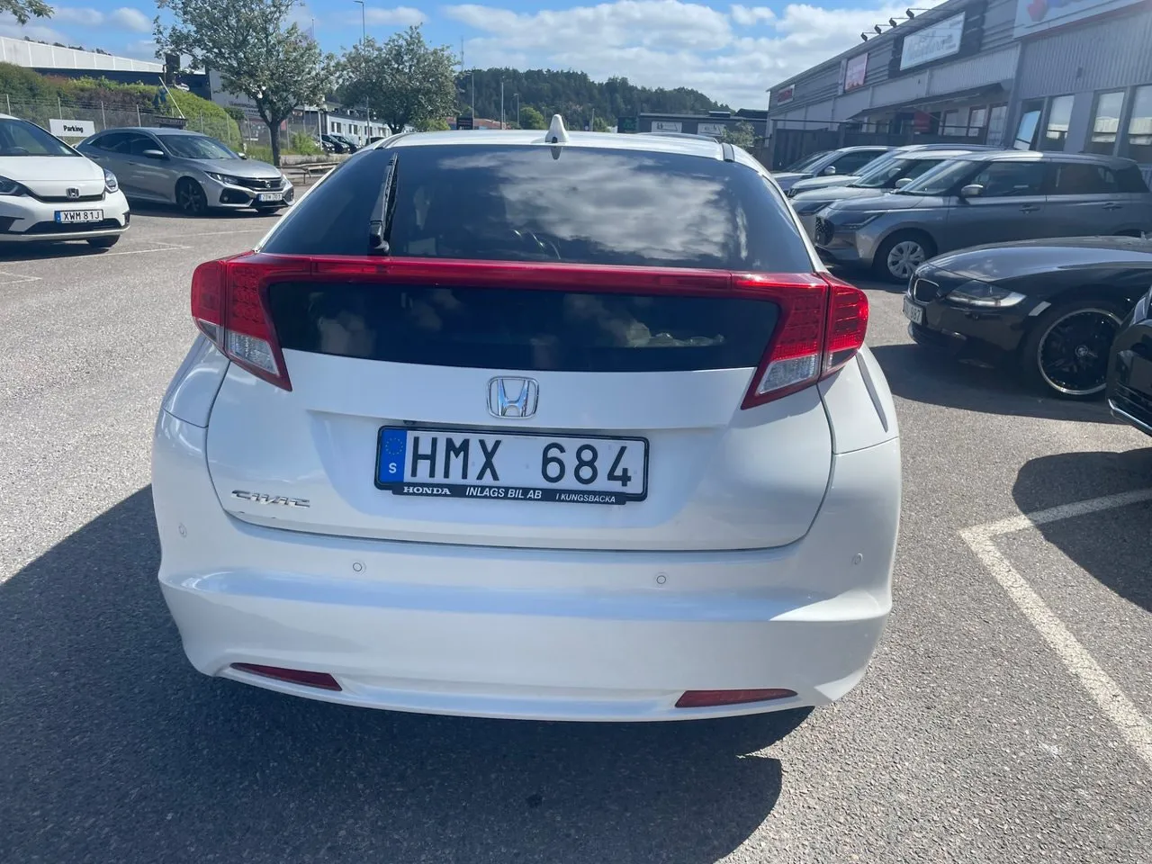 Vehicle image 4
