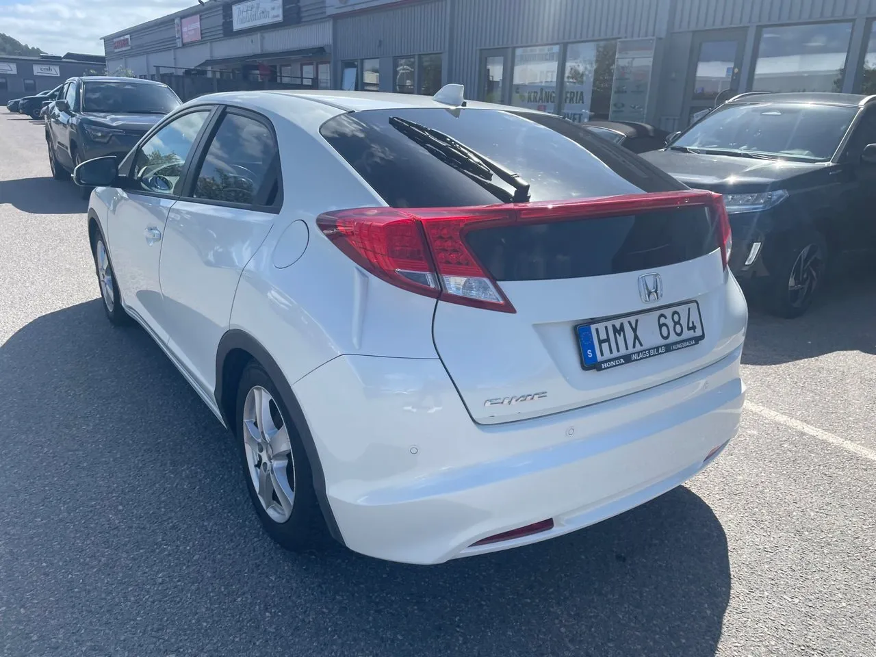 Vehicle image 5