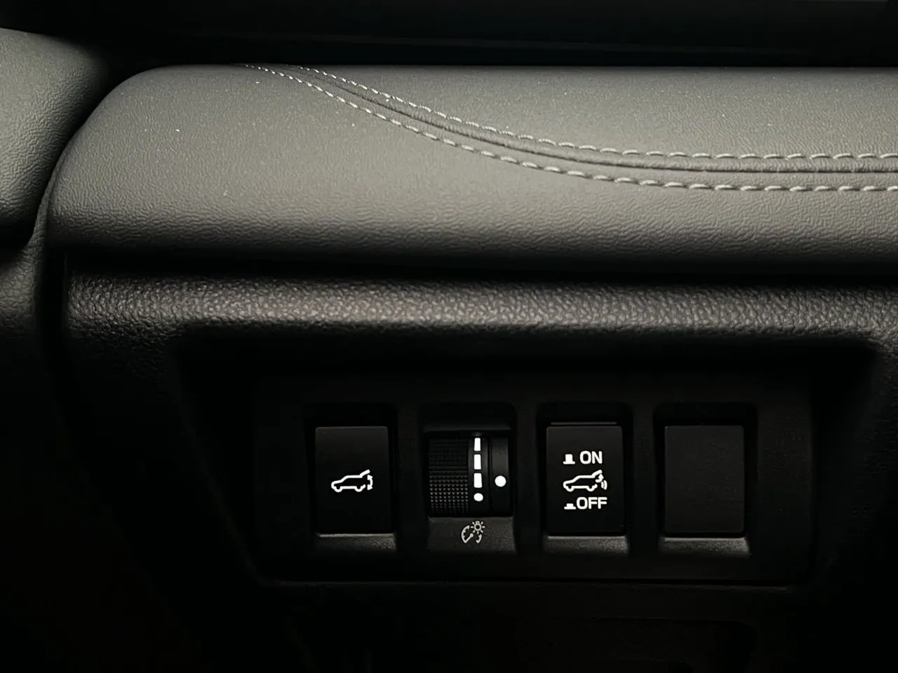 Vehicle image 34