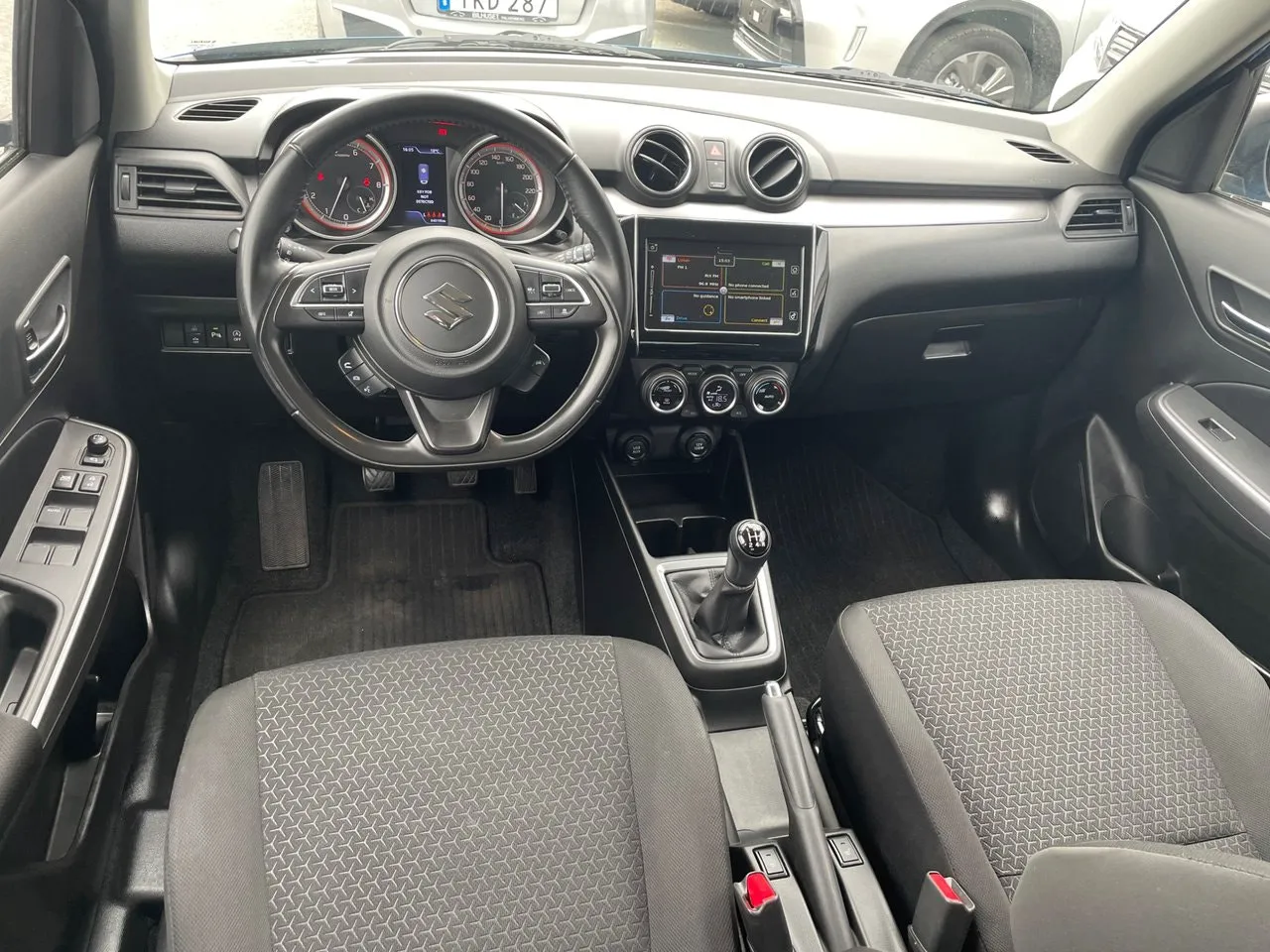 Vehicle image 10