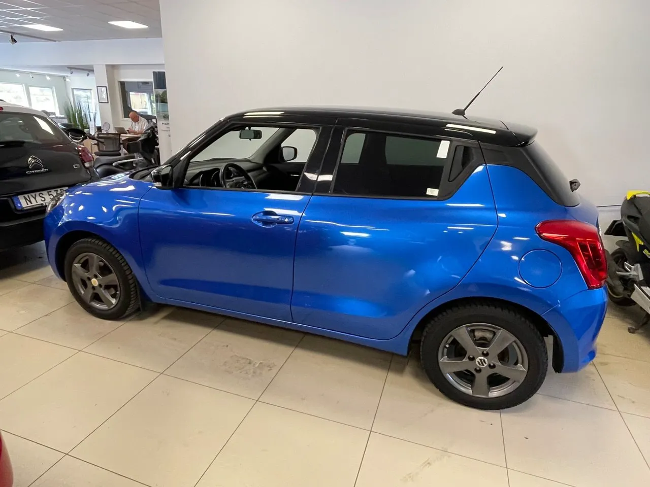 Vehicle image 1