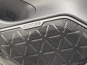 Suzuki Across bild 13
