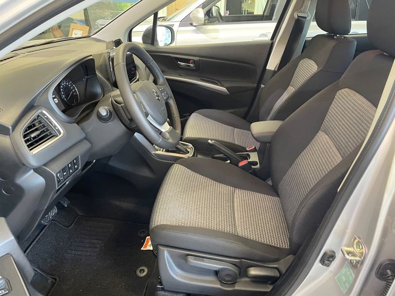 Suzuki S-CROSS bild 7