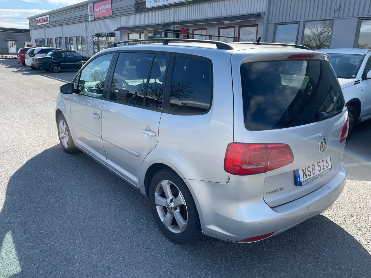 Vehicle image 6