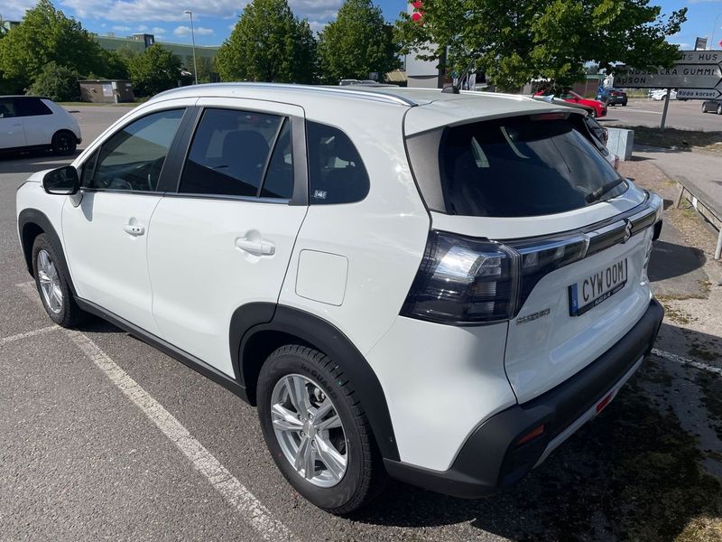 Suzuki S-CROSS bild 4