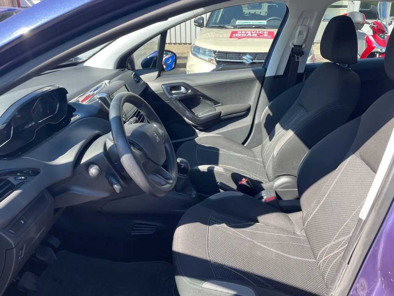 Vehicle image 8
