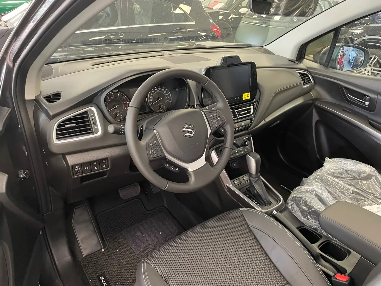 Vehicle image 6