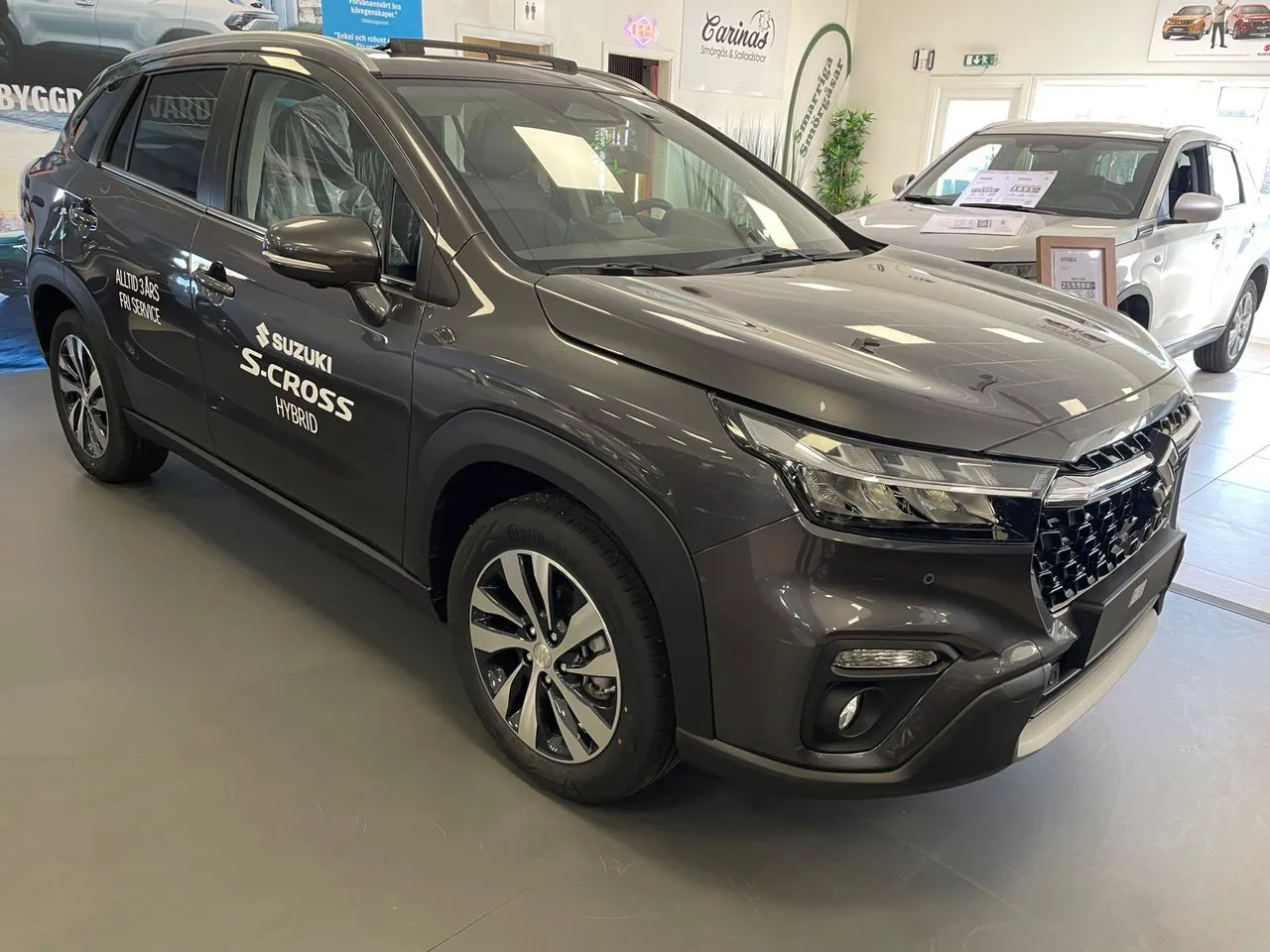 Vehicle image 4