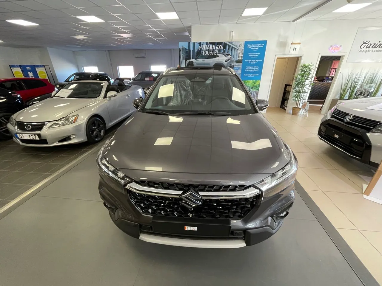 Vehicle image 5