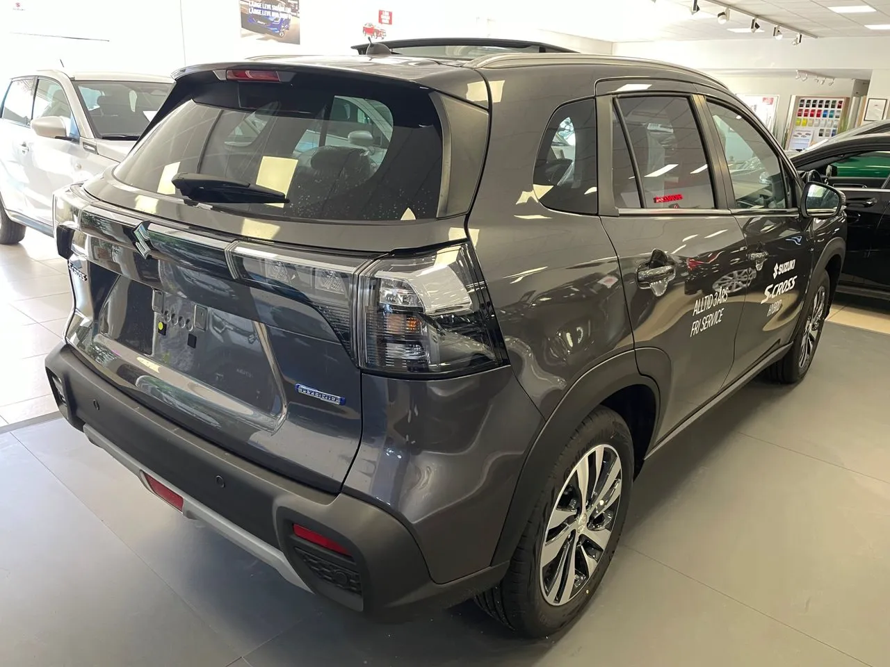 Vehicle image 3