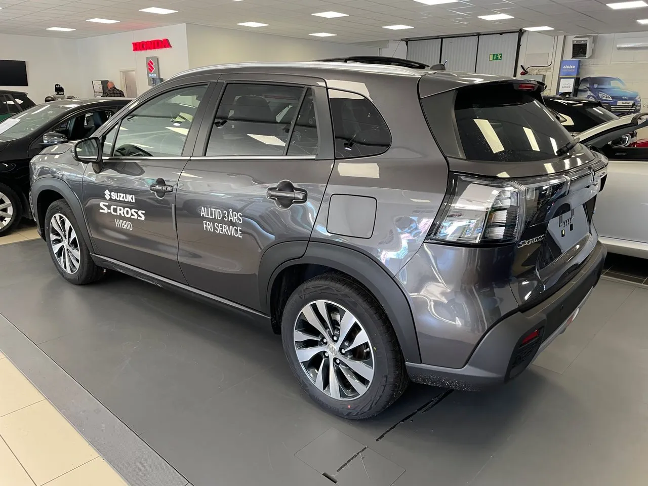 Vehicle image 2