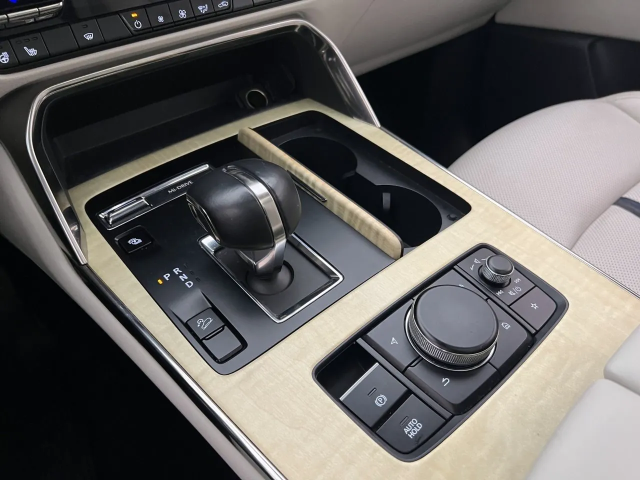 Vehicle image 24