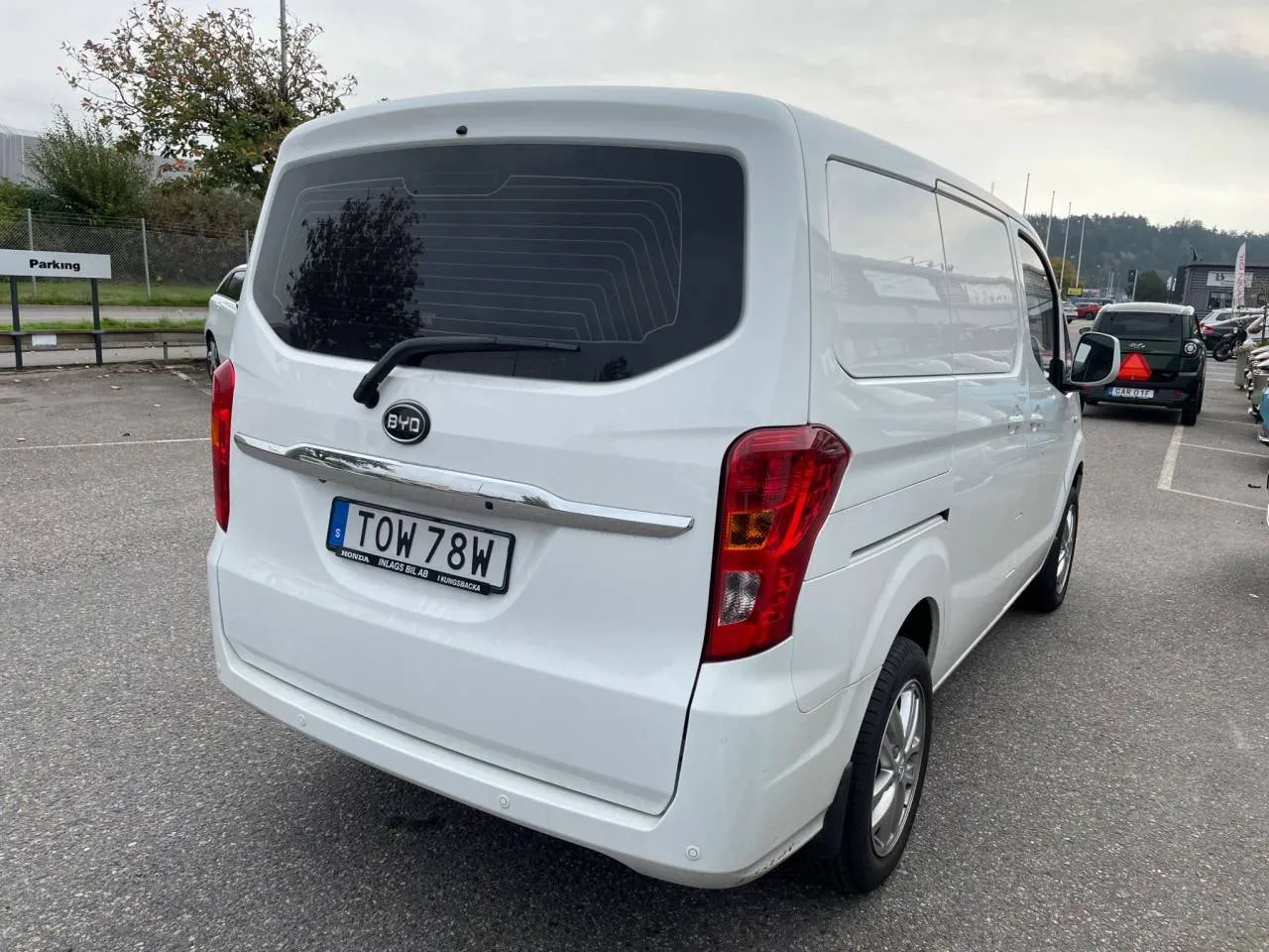 Vehicle image 7