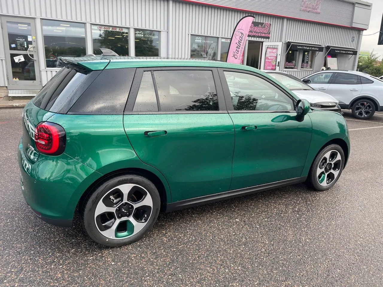 Vehicle image 9