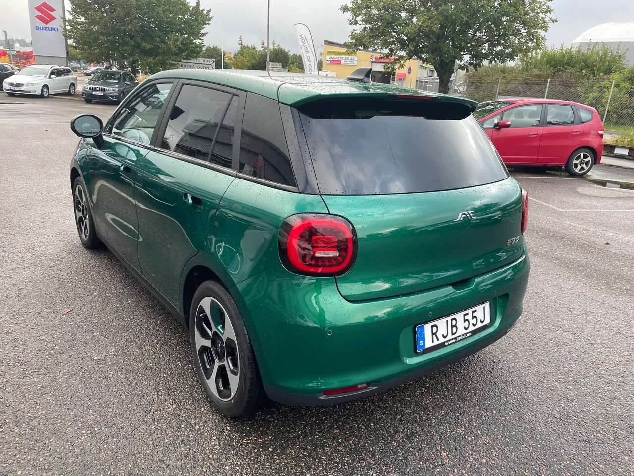 Vehicle image 6