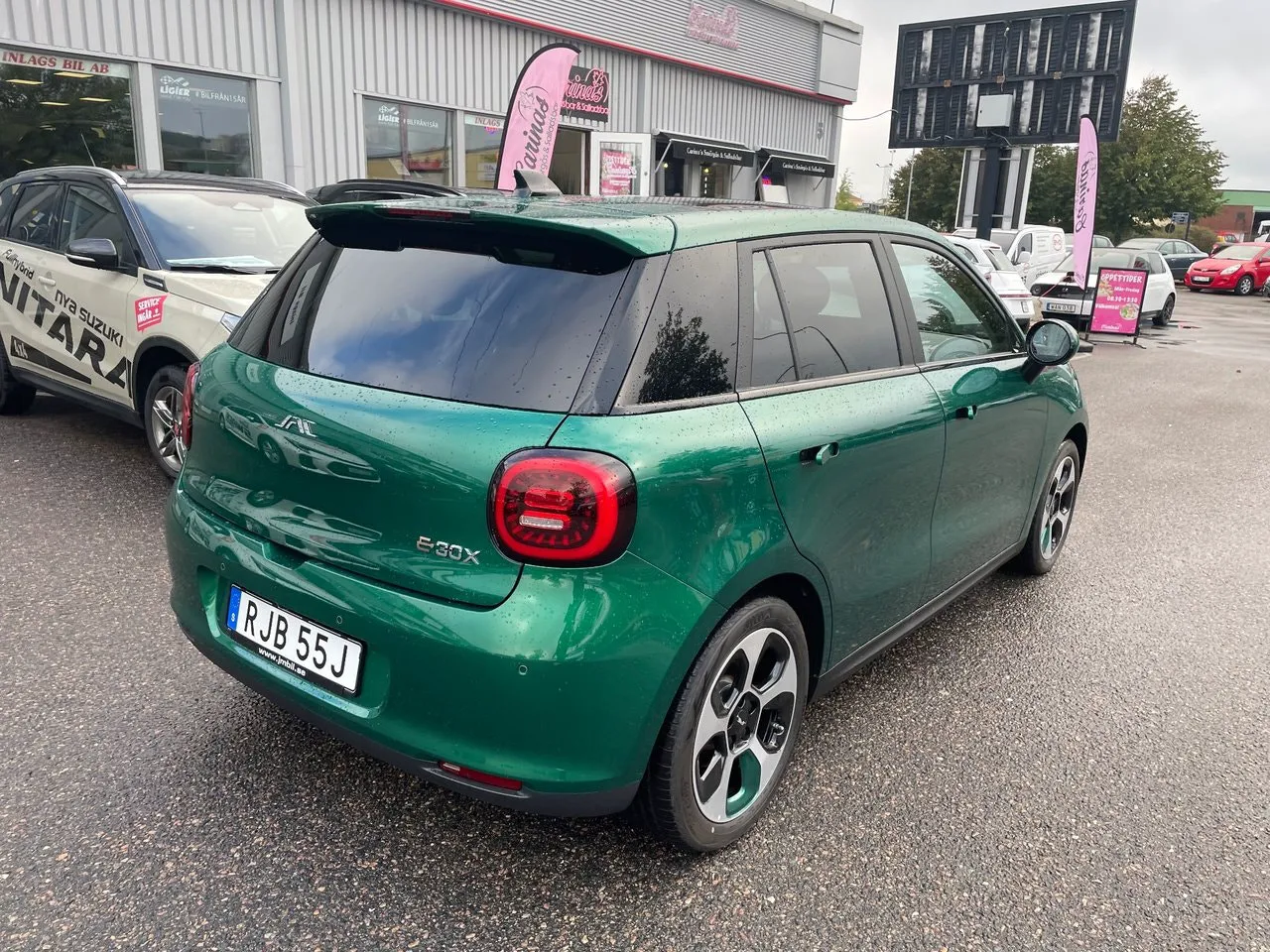 Vehicle image 8