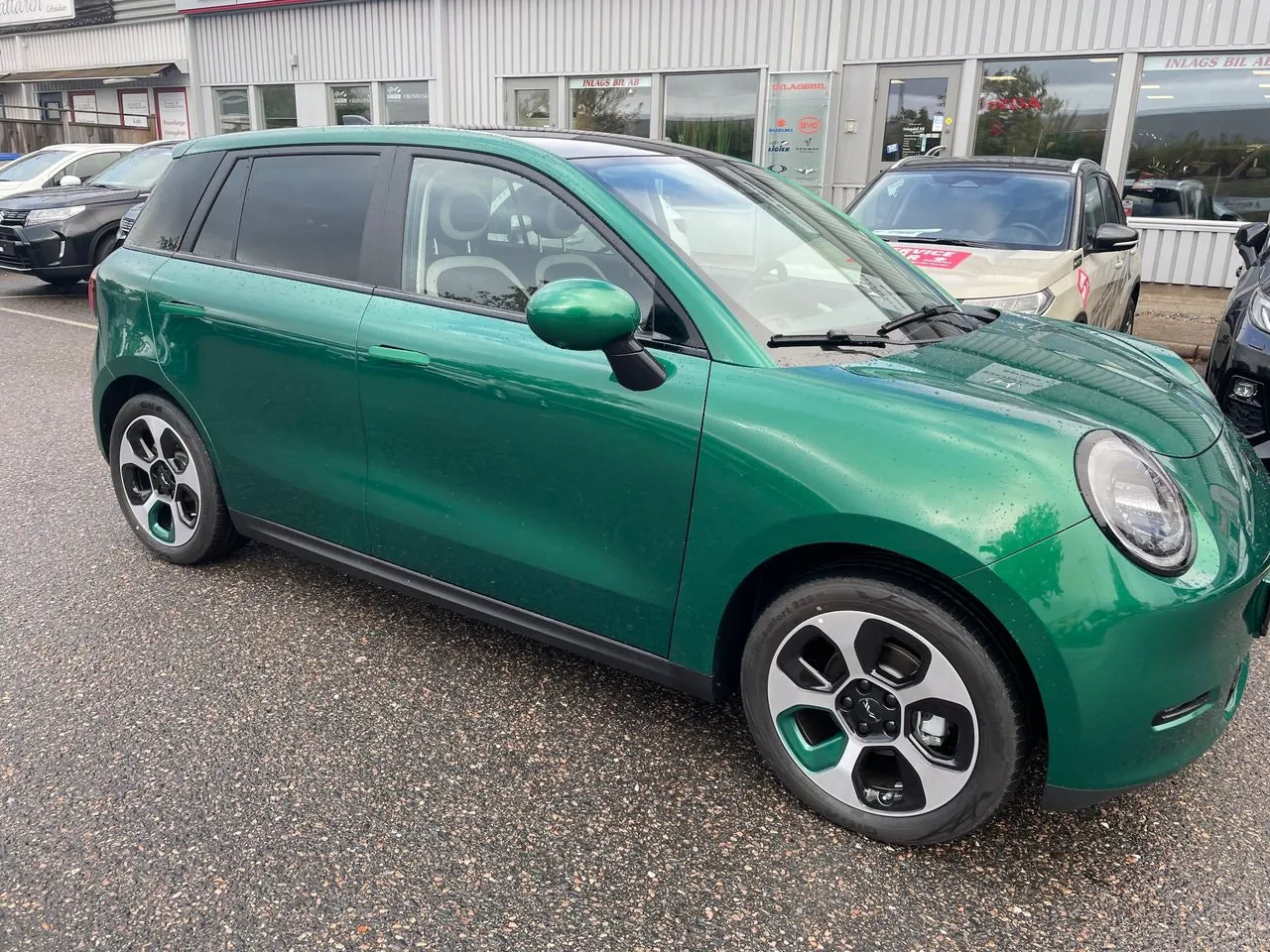 Vehicle image 11