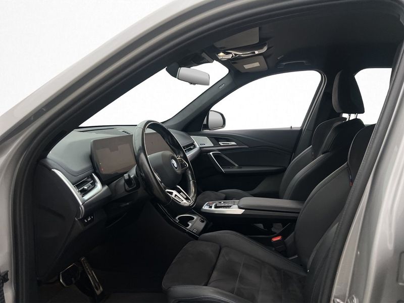 BMW iX1 bild 17