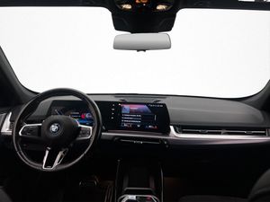 BMW iX1 bild 18