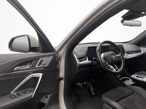 BMW iX1 bild 14