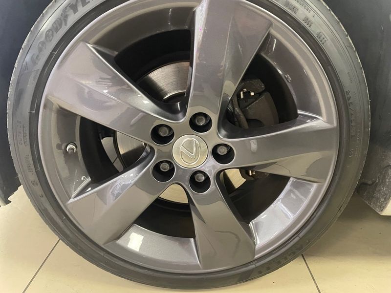 Lexus IS bild 10