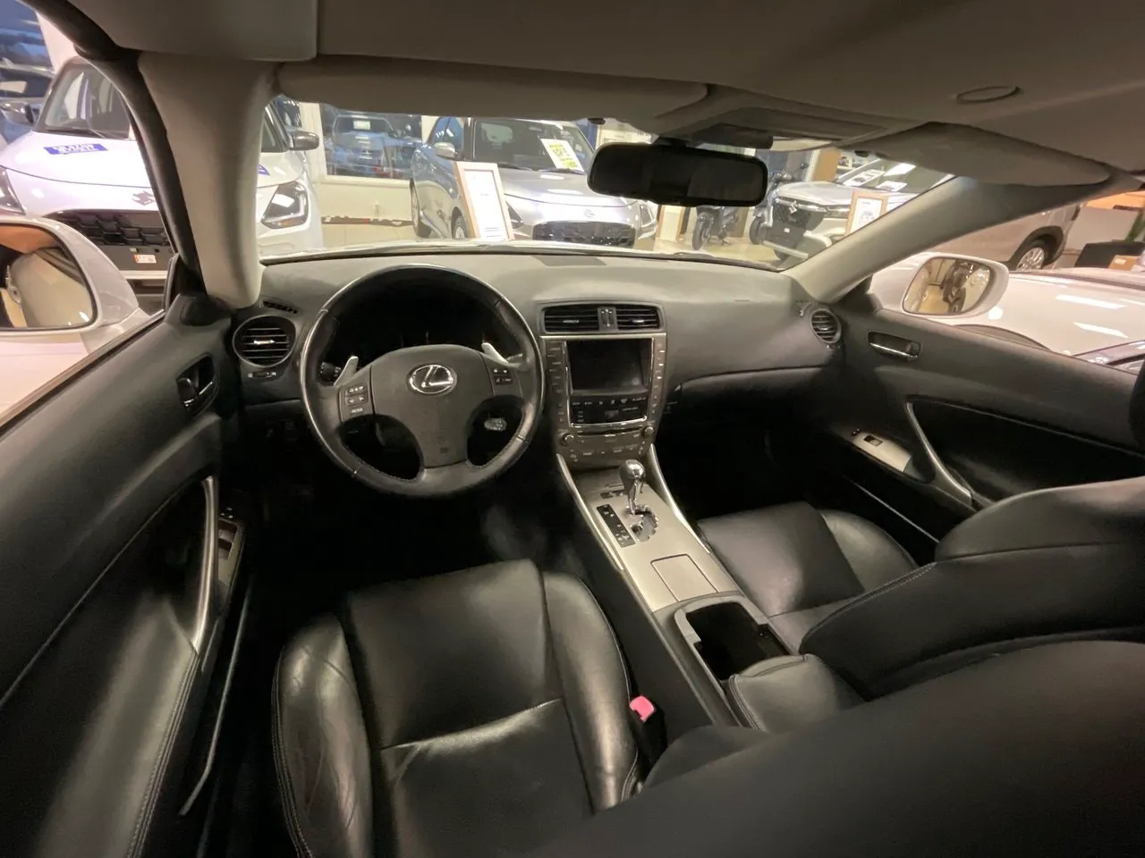 Vehicle image 4