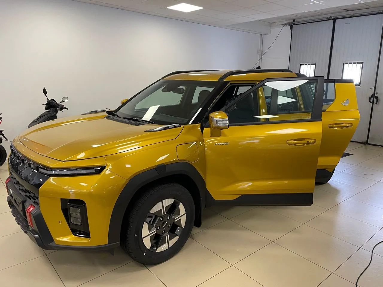 Vehicle image 9