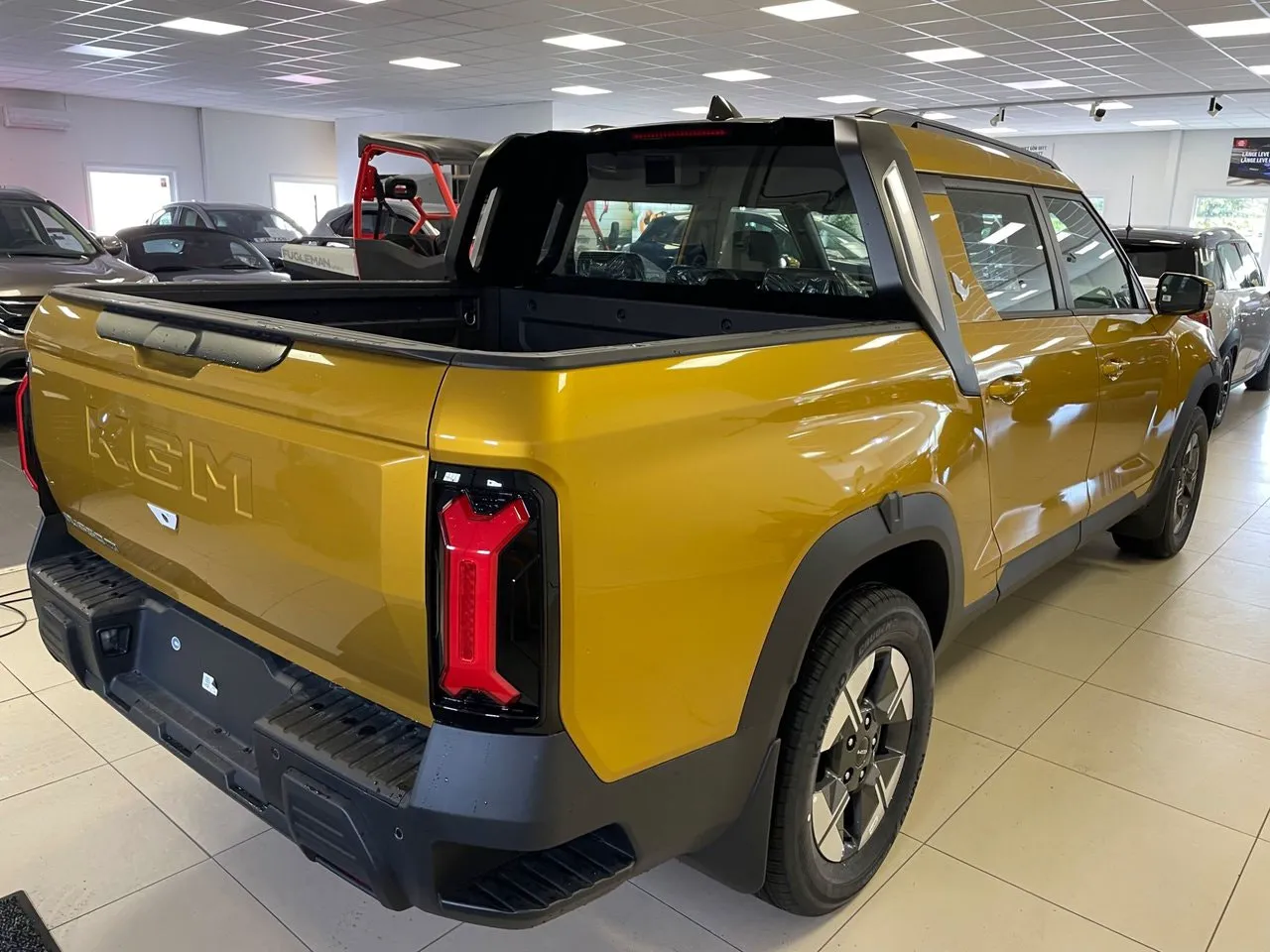 Vehicle image 4