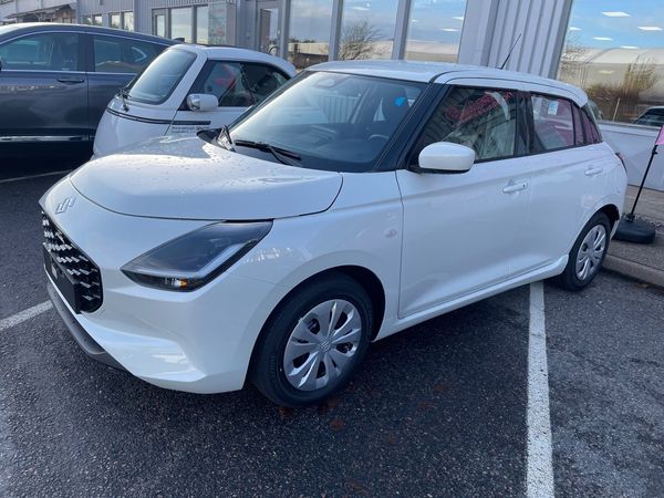 Suzuki Swift Select Hybrid Vinterdäck ingår! 3års fri service! - 2025