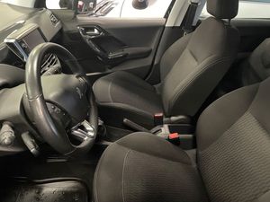 Peugeot 208 bild 7