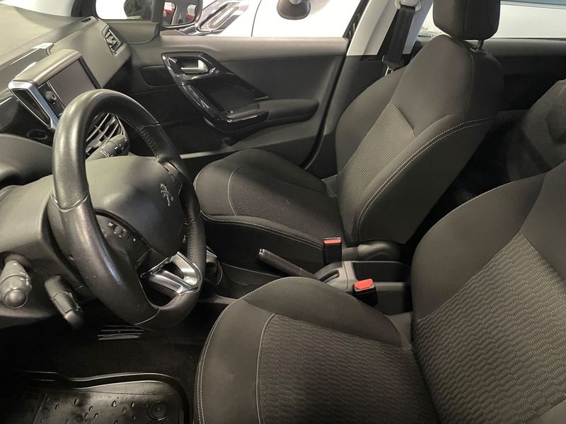Peugeot 208 bild 7