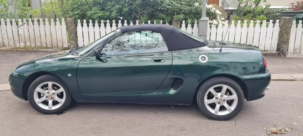 Vehicle image 7
