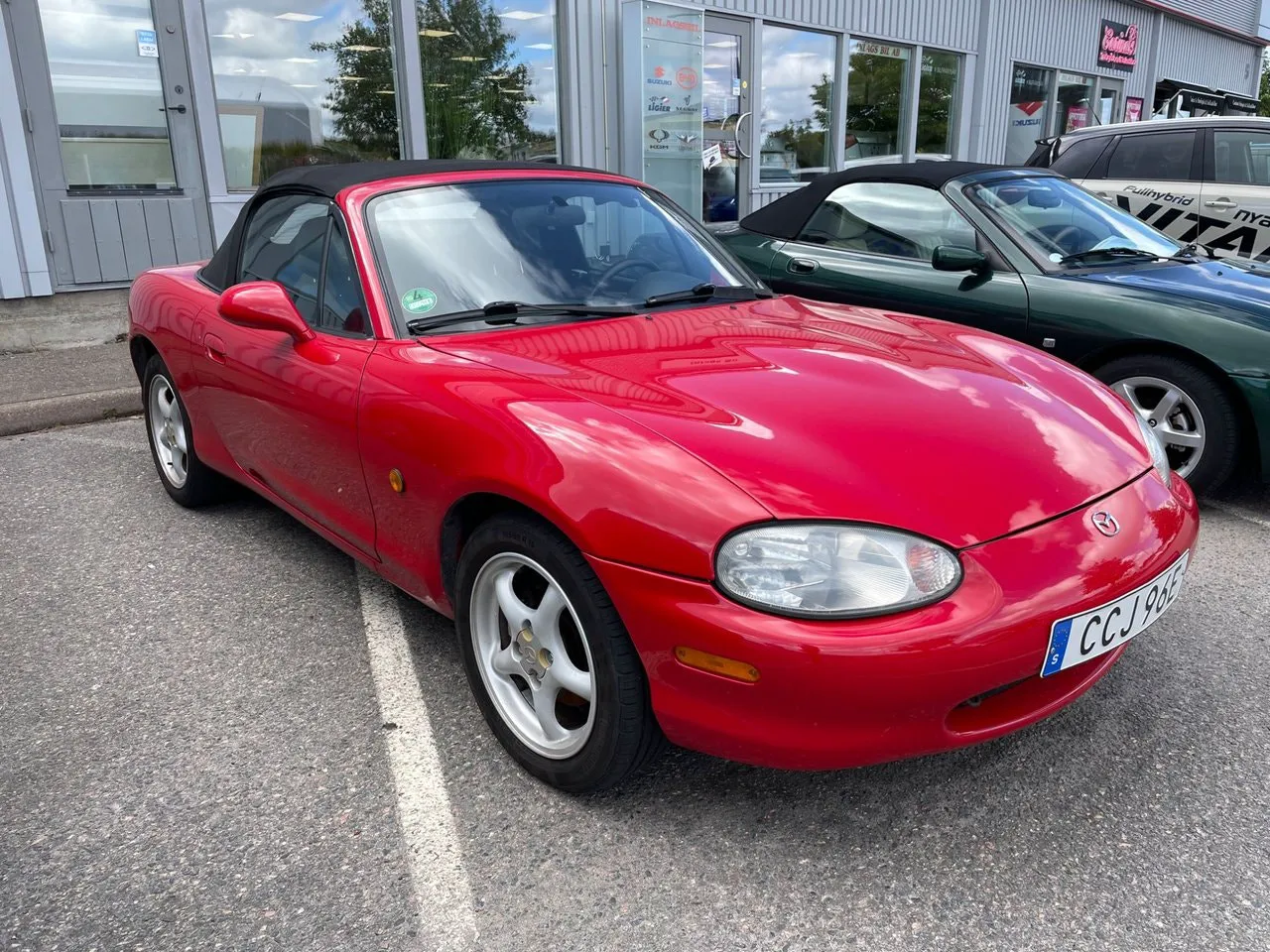 Vehicle image 3