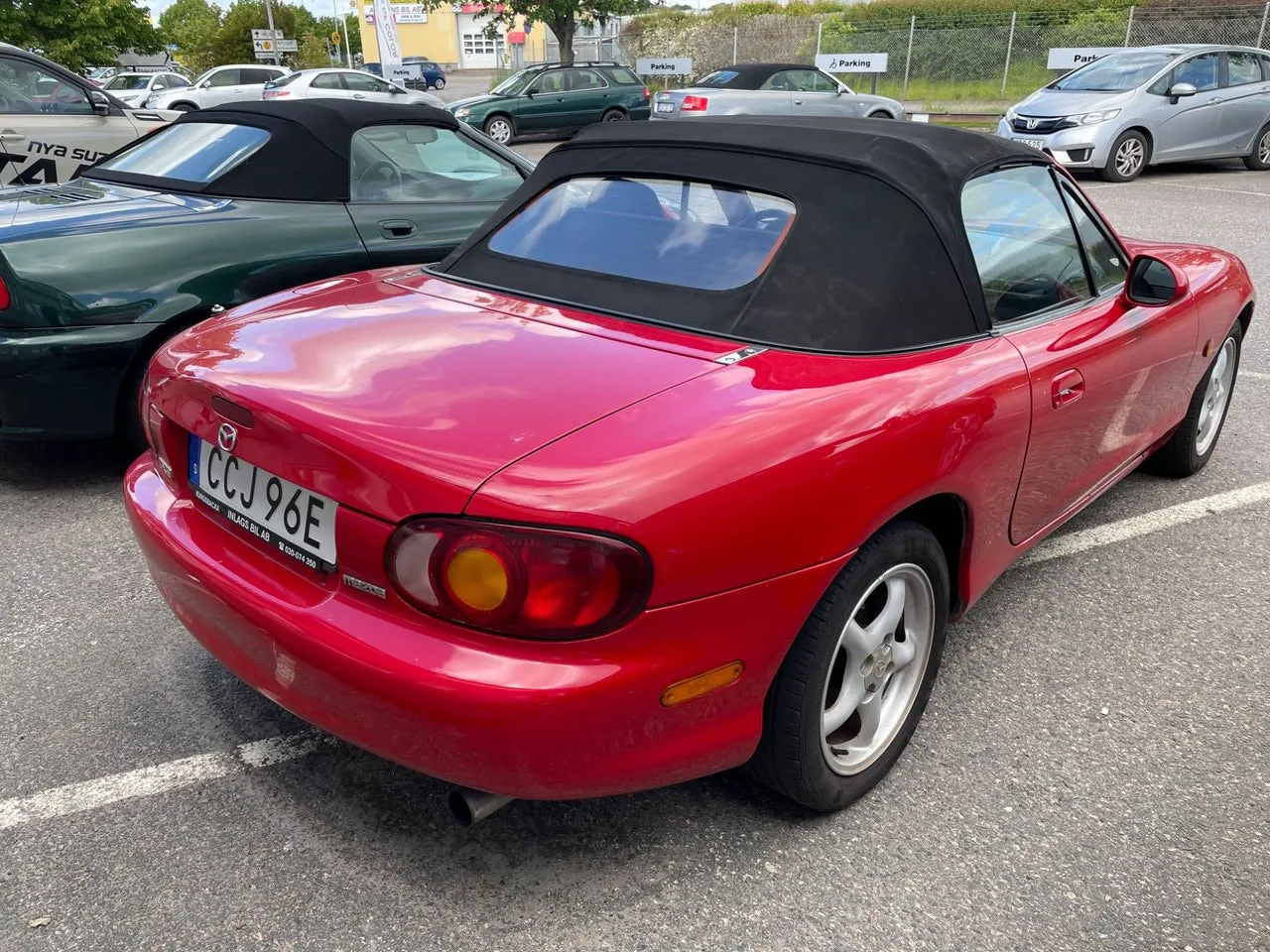 Vehicle image 4