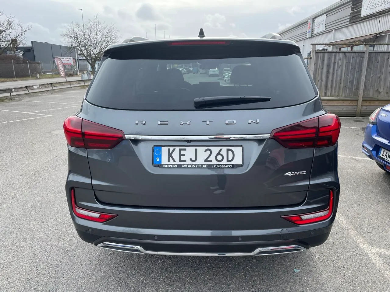 Vehicle image 7