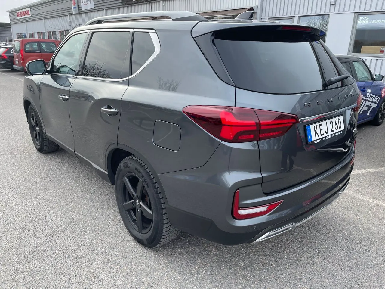 Vehicle image 8