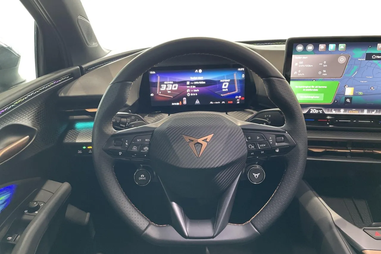 Vehicle image 16