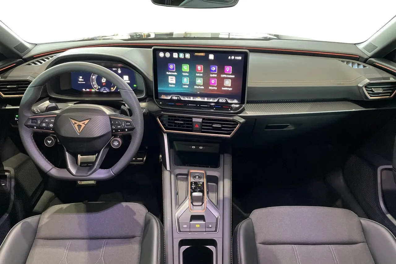Vehicle image 14