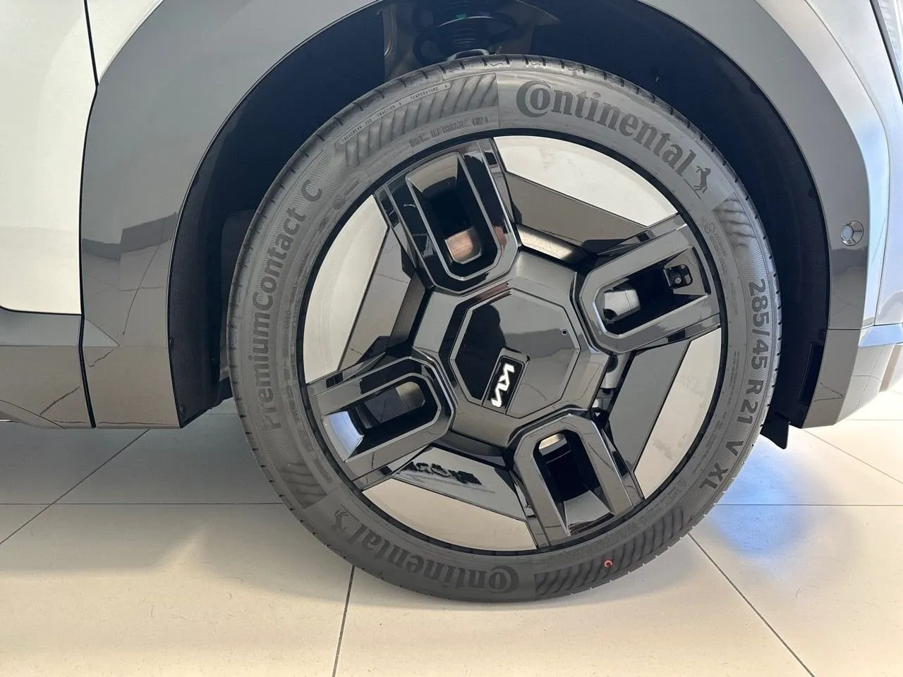 Vehicle image 22