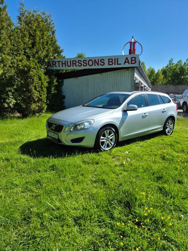 Volvo V60 D4 Geartronic Momentum Soltak 163 Hk Euro 5 - 2013